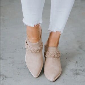 Dolce vita braided mules 6.5